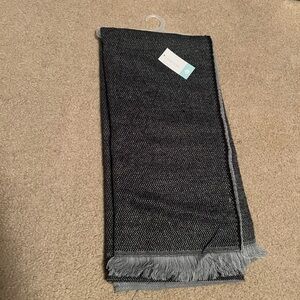 NWT Gertex two toned gray/black scarf